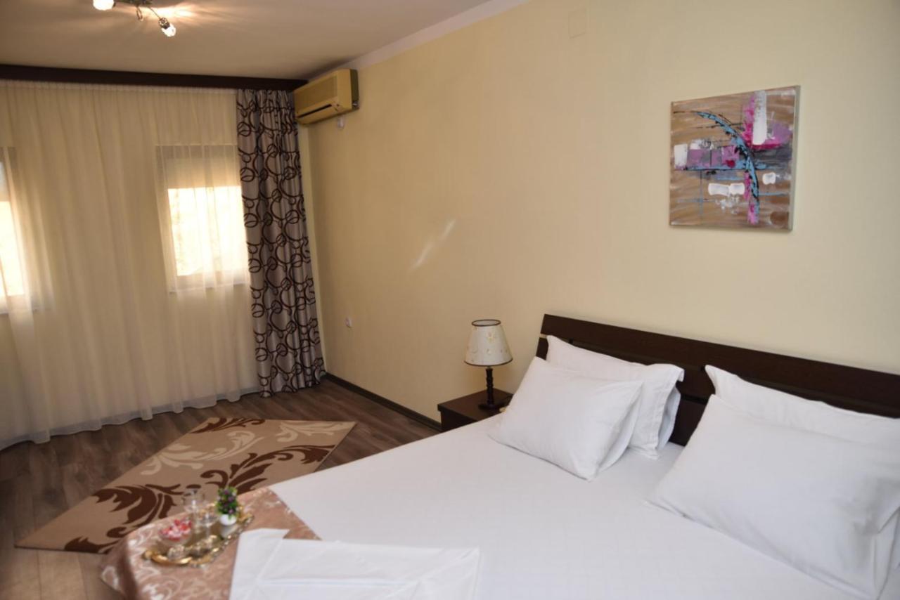 Guest House Evropa 2 Ulcinj Exterior foto
