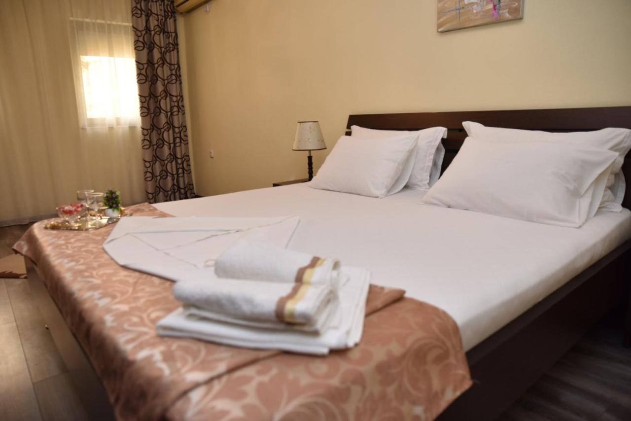 Guest House Evropa 2 Ulcinj Exterior foto