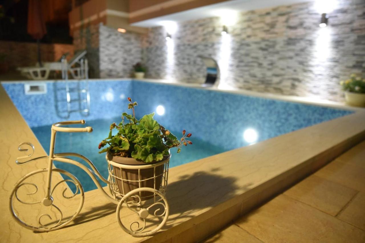 Guest House Evropa 2 Ulcinj Exterior foto