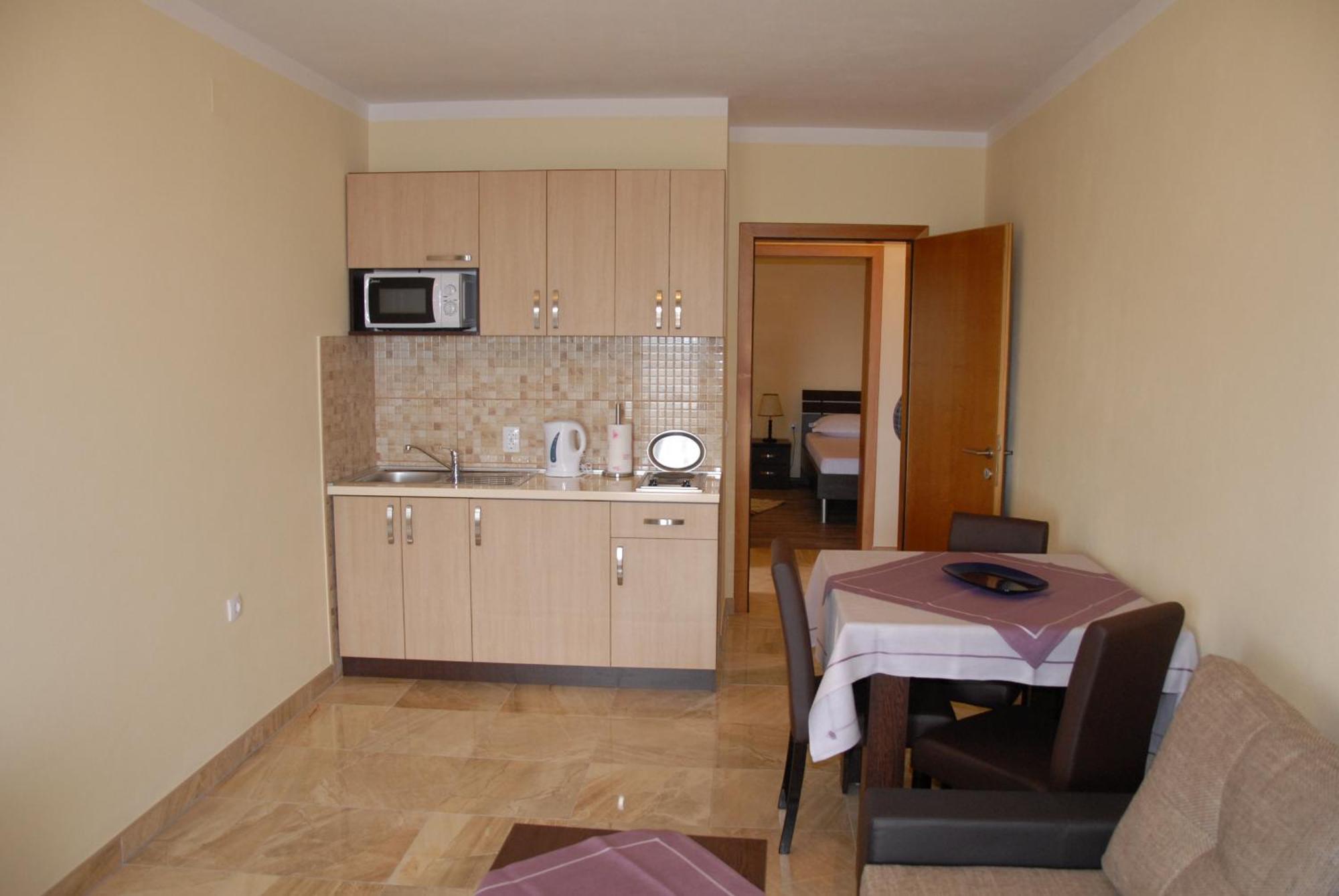 Guest House Evropa 2 Ulcinj Exterior foto