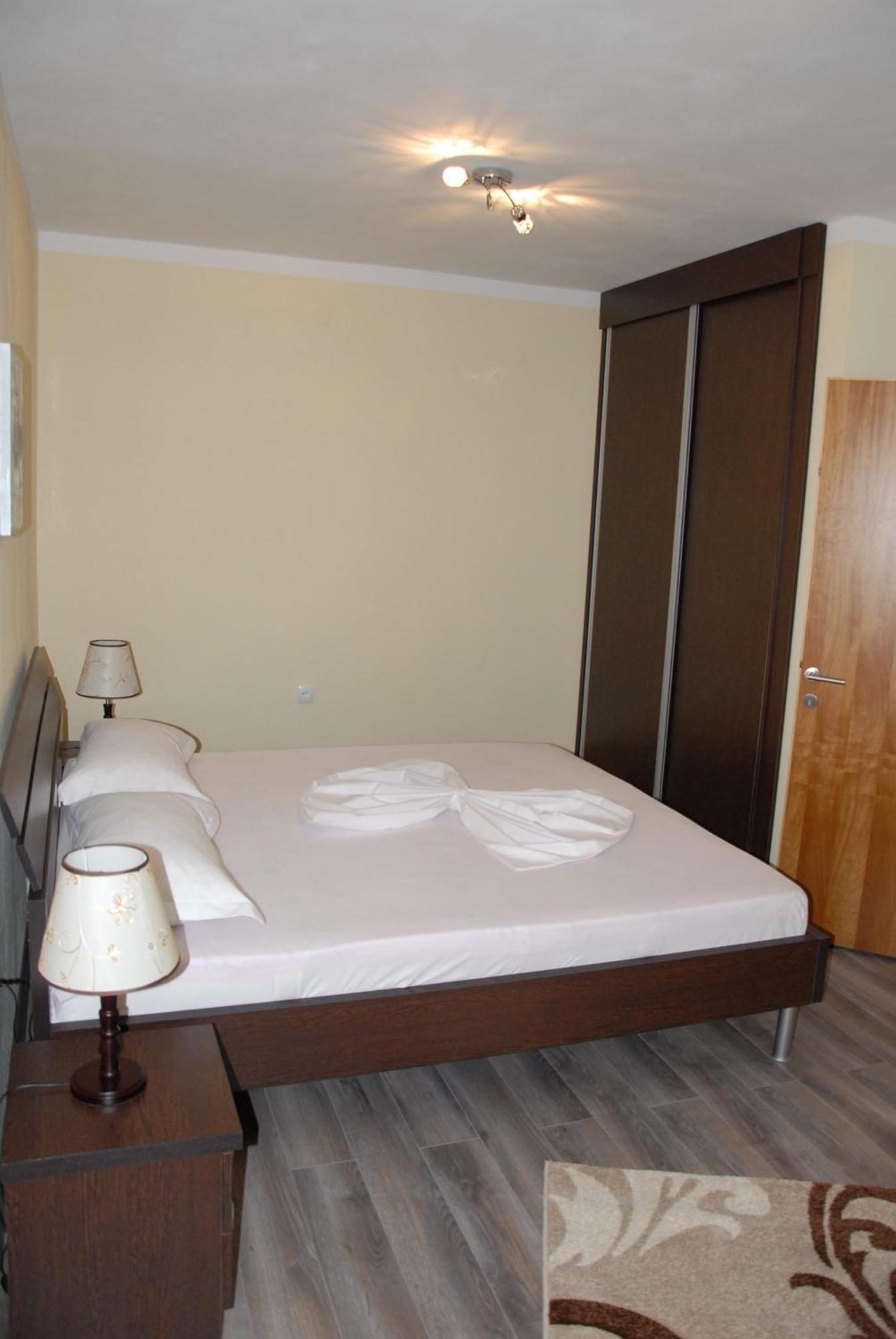 Guest House Evropa 2 Ulcinj Exterior foto