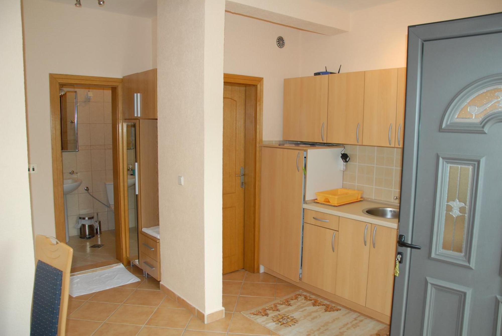Guest House Evropa 2 Ulcinj Exterior foto