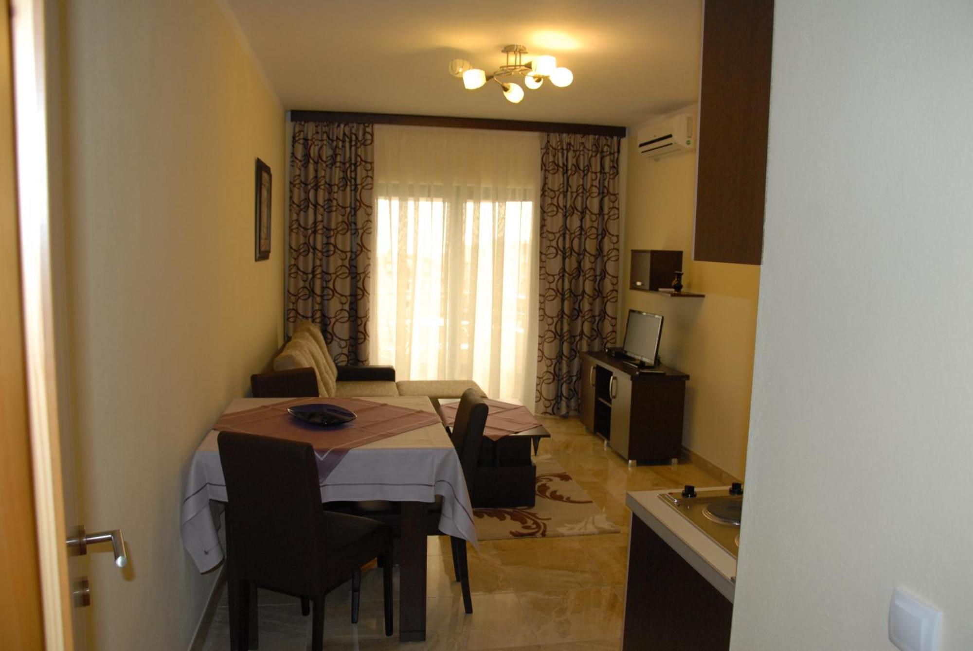 Guest House Evropa 2 Ulcinj Exterior foto