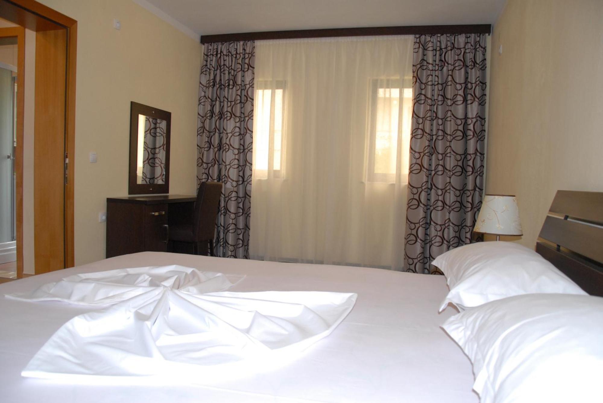 Guest House Evropa 2 Ulcinj Exterior foto
