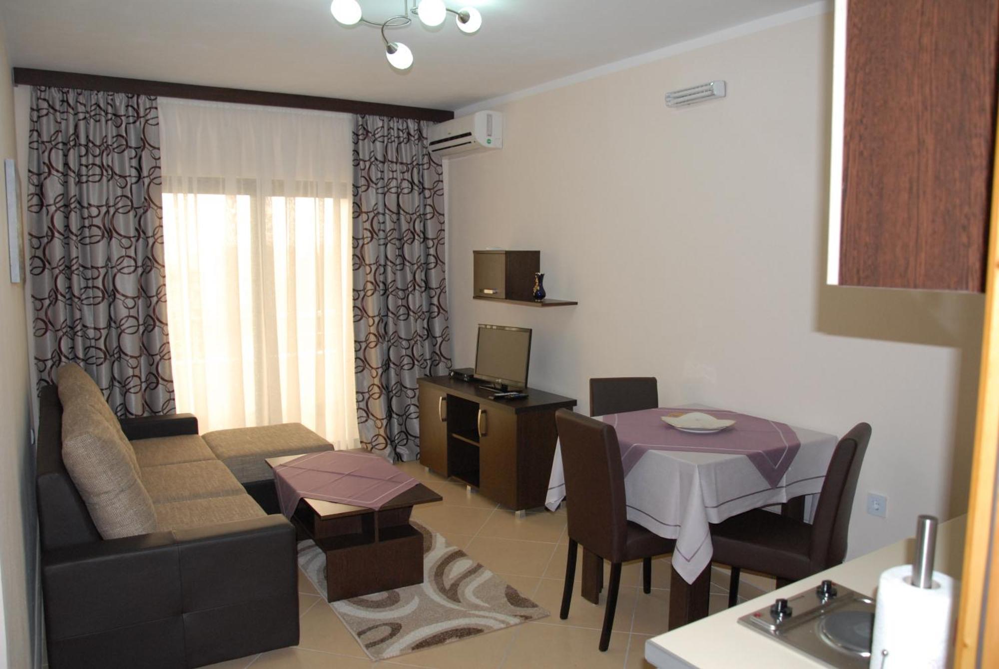 Guest House Evropa 2 Ulcinj Exterior foto
