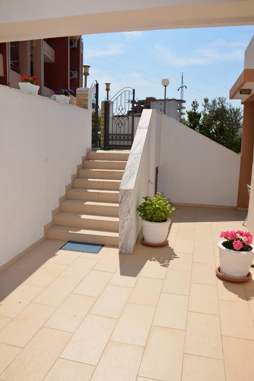 Guest House Evropa 2 Ulcinj Exterior foto