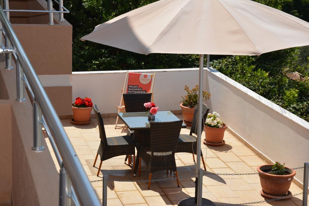 Guest House Evropa 2 Ulcinj Exterior foto