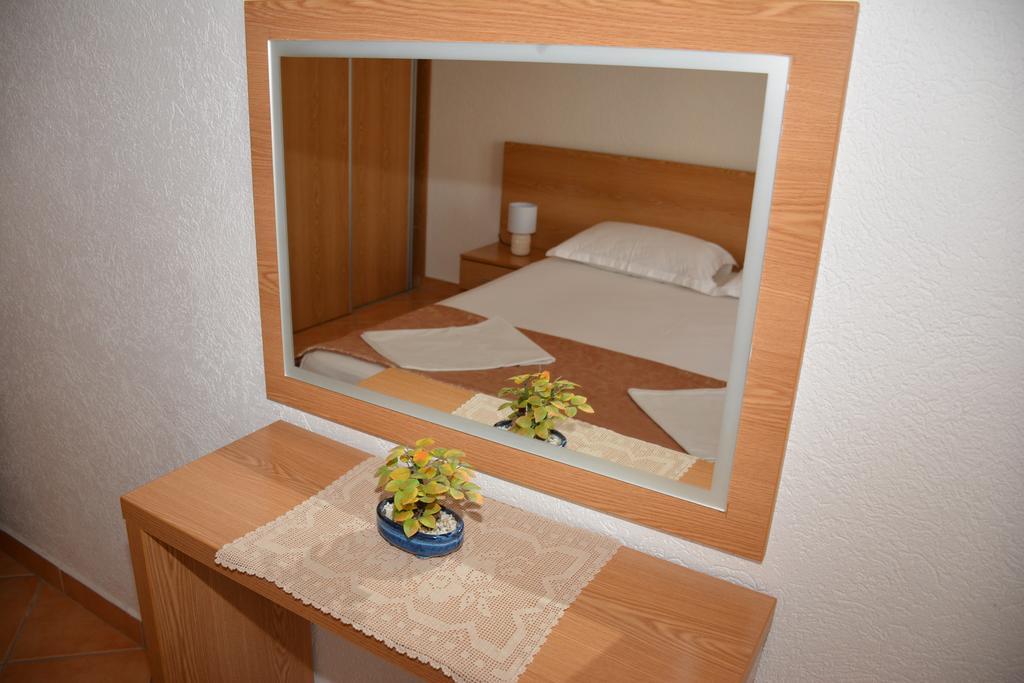 Guest House Evropa 2 Ulcinj Exterior foto