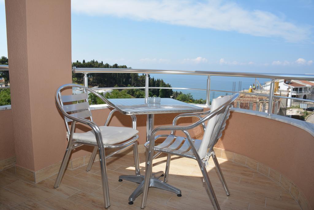 Guest House Evropa 2 Ulcinj Exterior foto