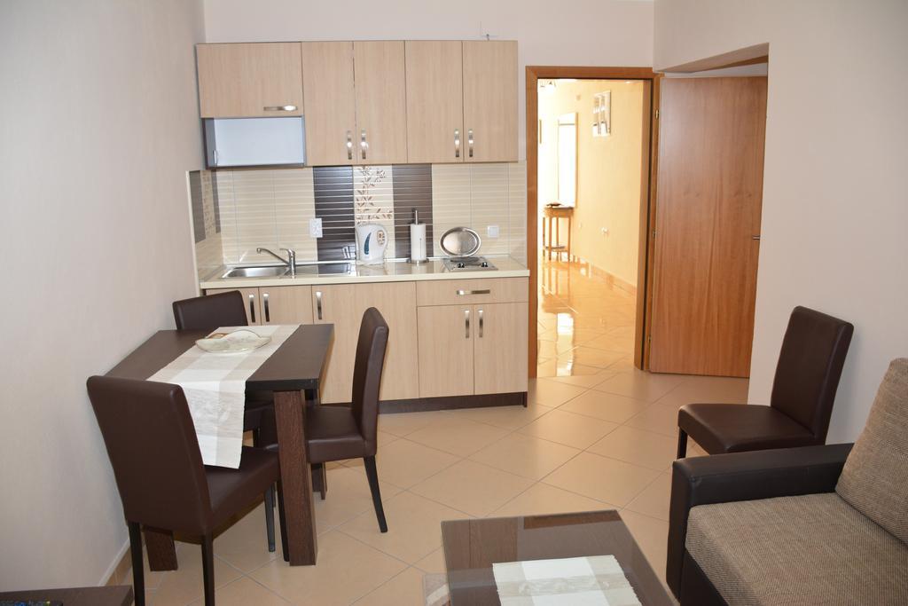 Guest House Evropa 2 Ulcinj Exterior foto
